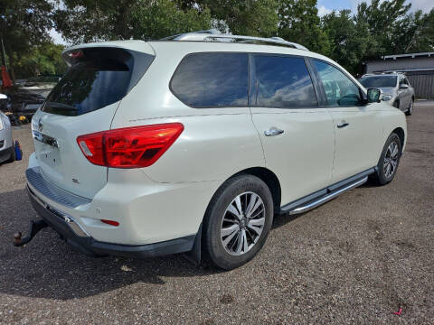 2017 Nissan Pathfinder SL