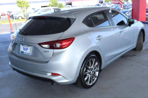 2018 Mazda MAZDA3 Touring