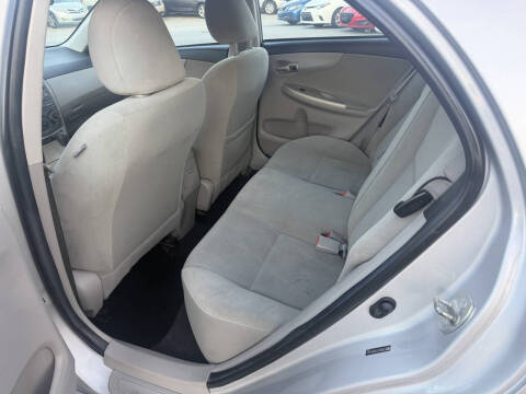 2011 Toyota Corolla LE