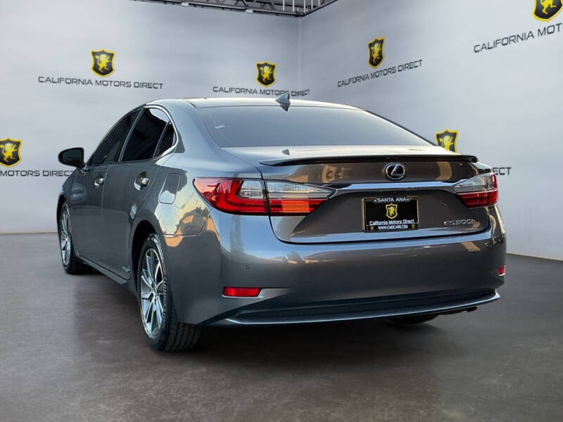 2017 Lexus ES 300h