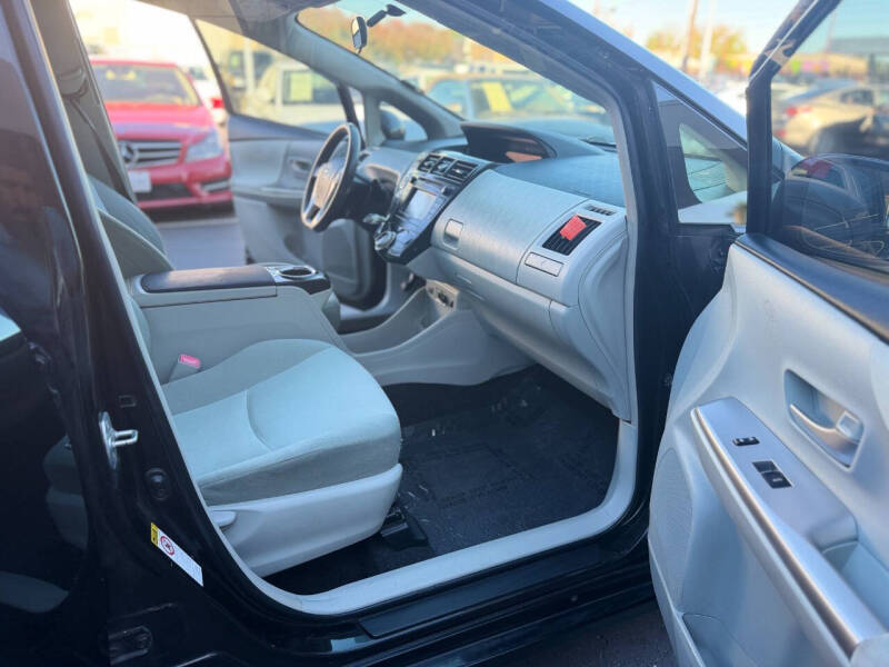 2012 Toyota Prius v Five