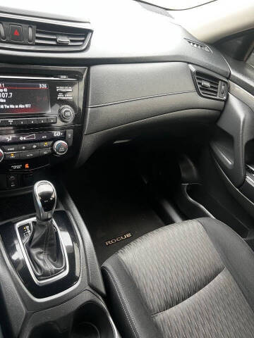 2017 Nissan Rogue SV