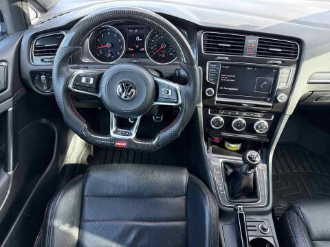 2017 Volkswagen Golf GTI S