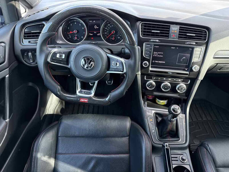 2017 Volkswagen Golf GTI S