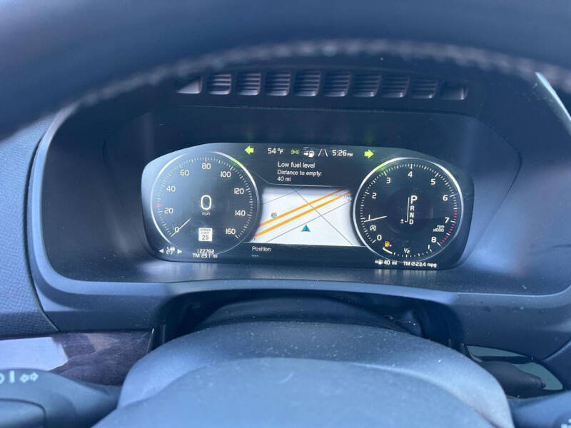 2019 Volvo XC90 T6 Momentum