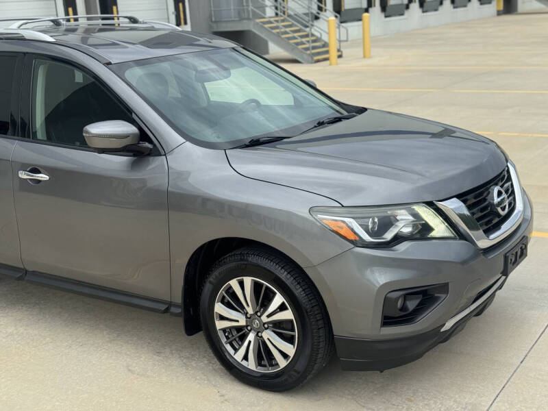 2017 Nissan Pathfinder SL