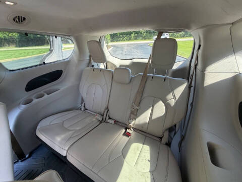 2017 Chrysler Pacifica Touring-L