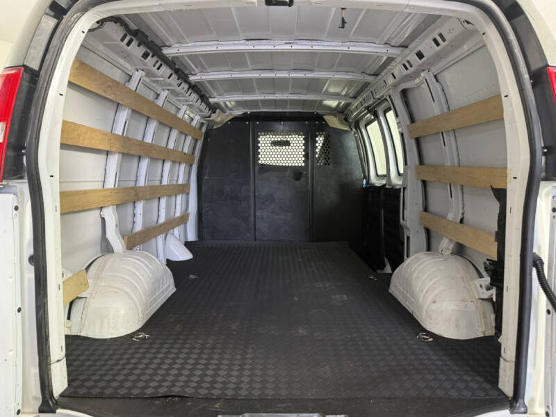 2024 GMC Savana 2500