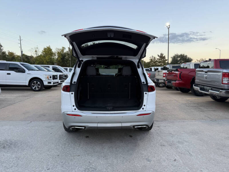 2022 Buick Enclave Essence