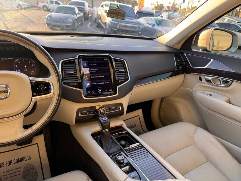 2017 Volvo XC90 T6 Momentum