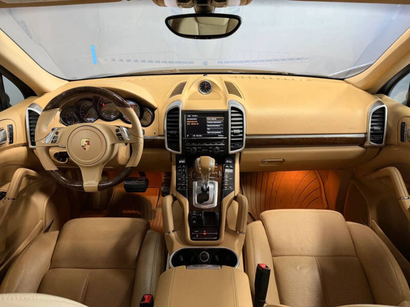 2014 Porsche Cayenne Platinum
