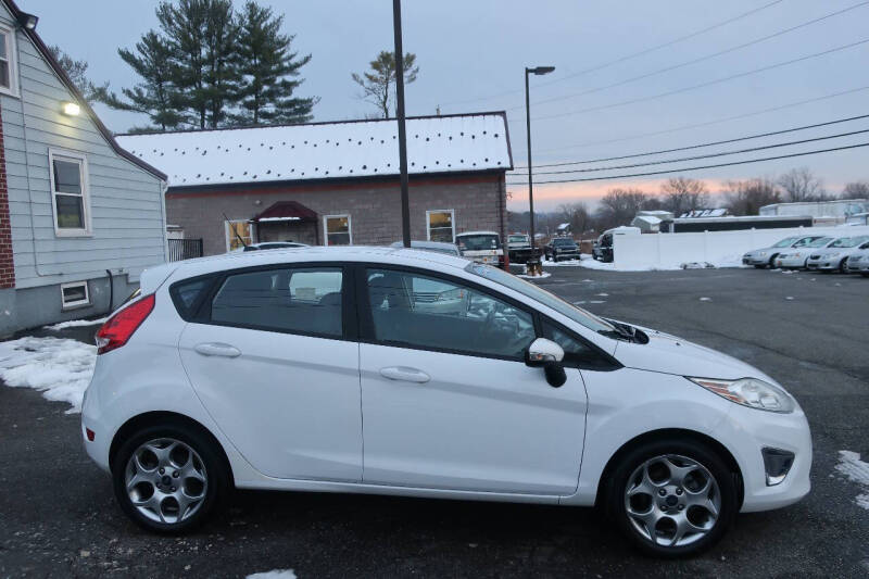 2011 Ford Fiesta SES