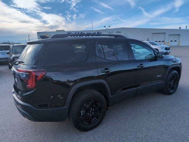 2023 GMC Acadia AT4