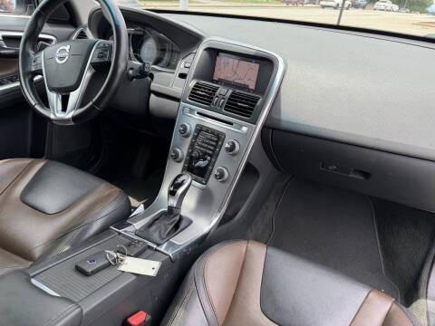 2017 Volvo XC60 T5 Dynamic