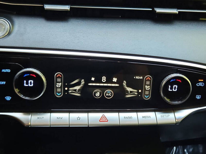 2023 Genesis GV70 2.5T Standard