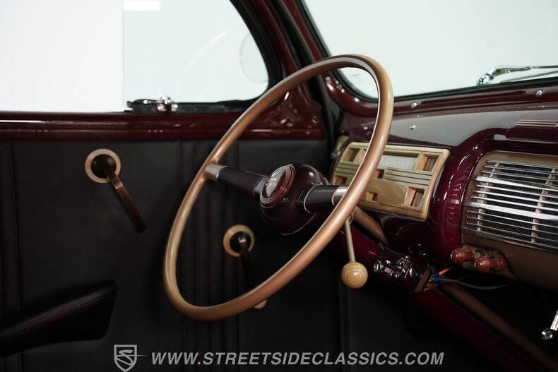 1940 Ford Deluxe
