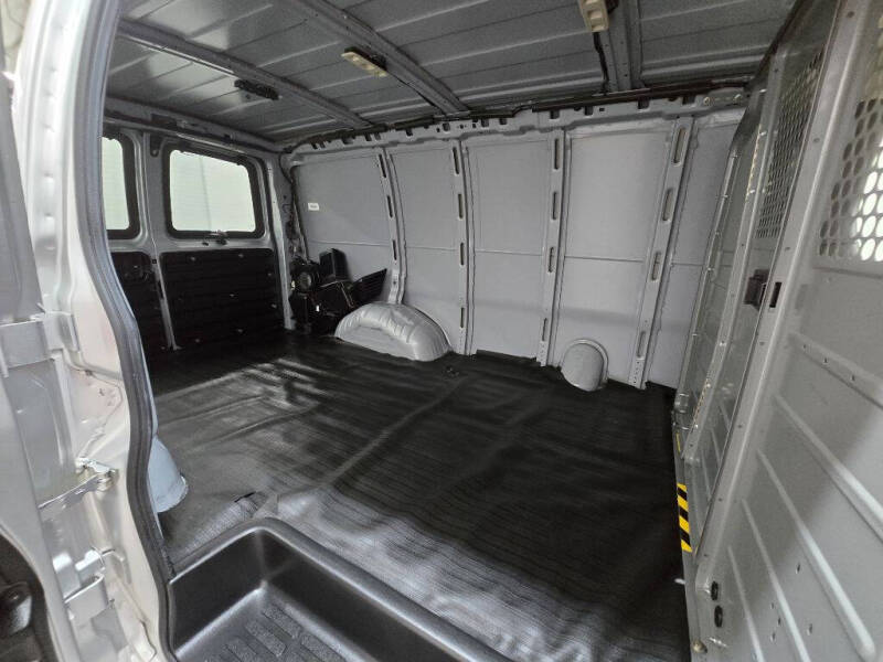 2024 Chevrolet Express 2500