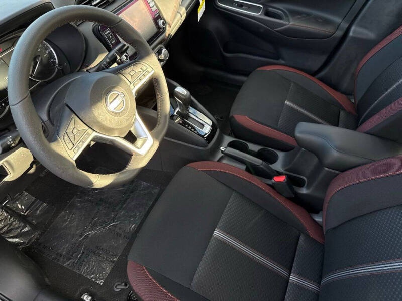 2025 Nissan Versa SR