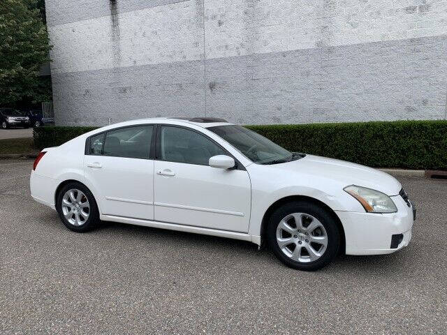 white nissan maxima 2008