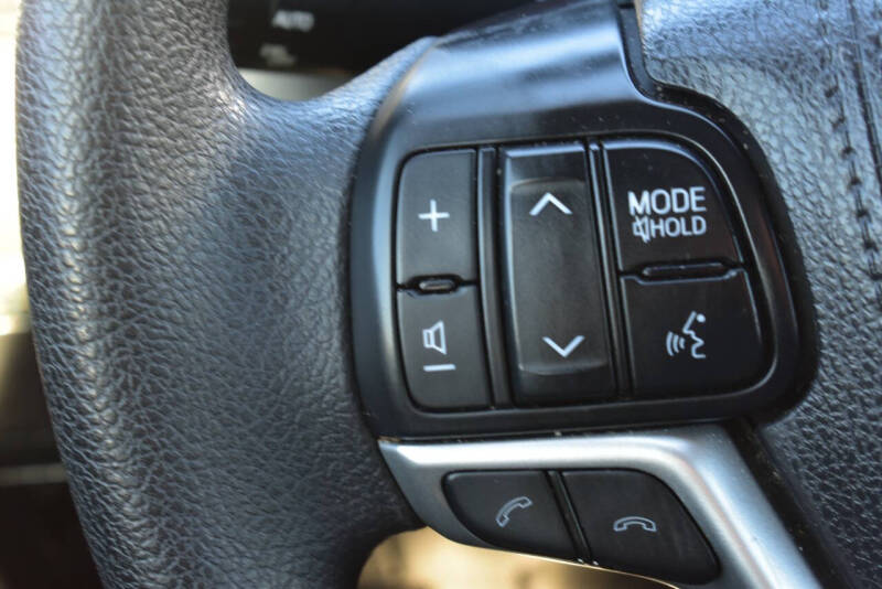 2017 Toyota Highlander LE