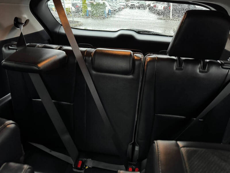 2022 Toyota Highlander Hybrid Platinum