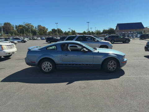 2006 Ford Mustang V6 Deluxe