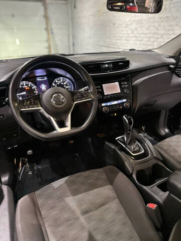 2017 Nissan Rogue Sport SV