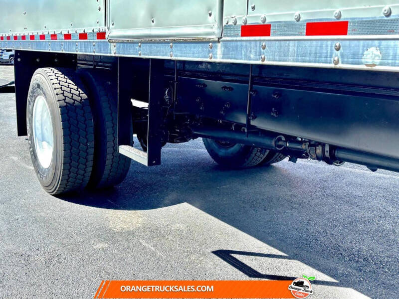 2018 Freightliner M2 106