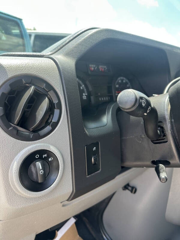 2013 Ford E-Series E-350 SD XL
