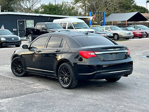 2013 Chrysler 200 LX