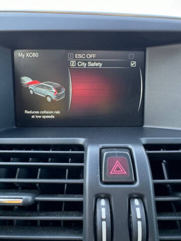2016 Volvo XC60 T5 Drive-E Premier