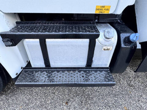 2019 Freightliner M2 106