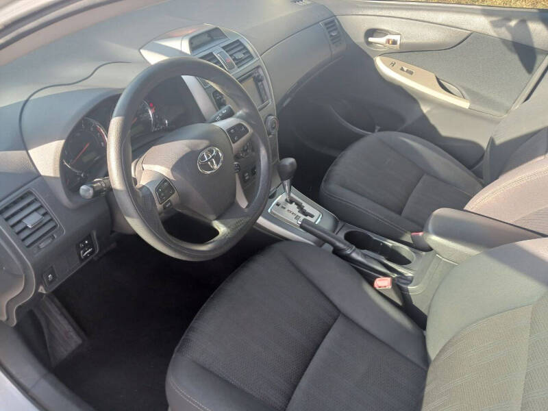 2013 Toyota Corolla S photo 9