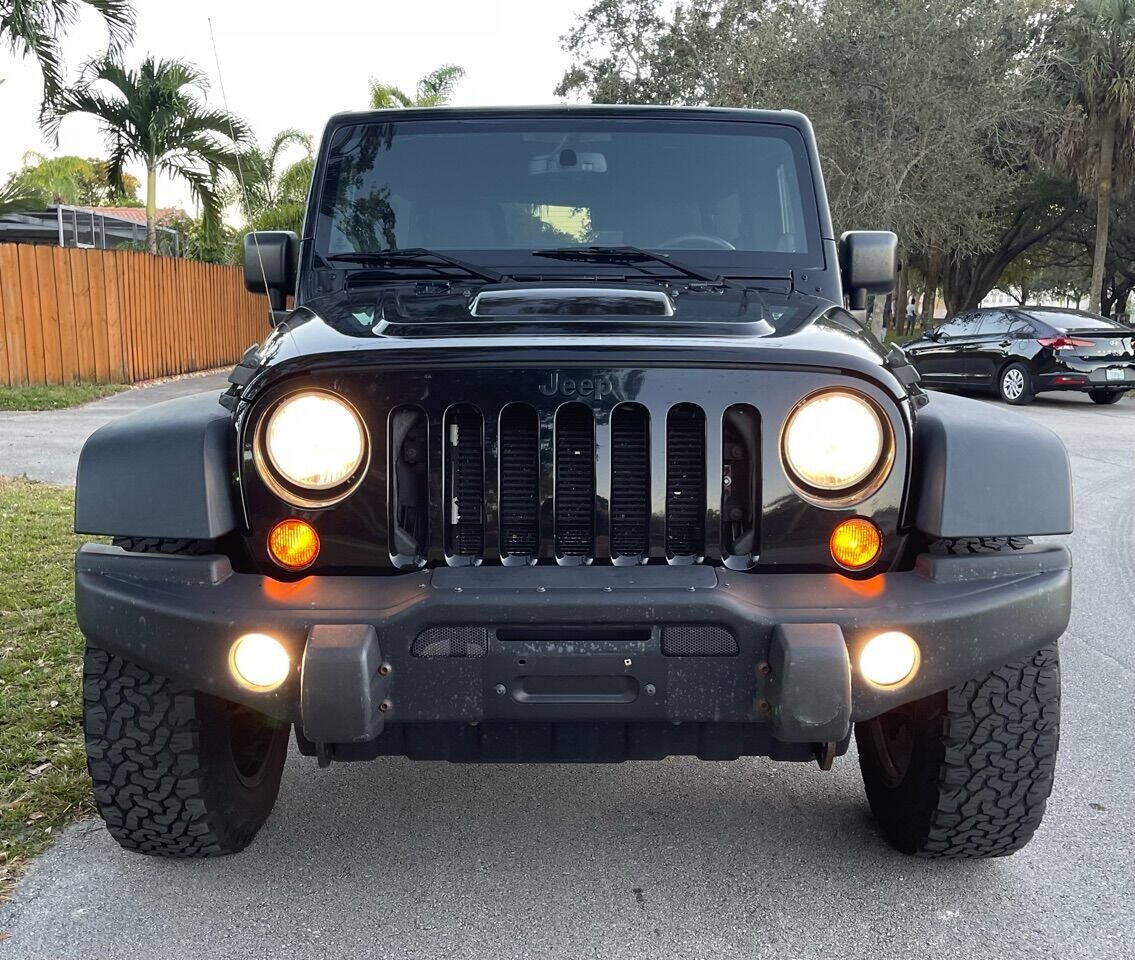 2013 Jeep Wrangler Unlimited  - $18,255