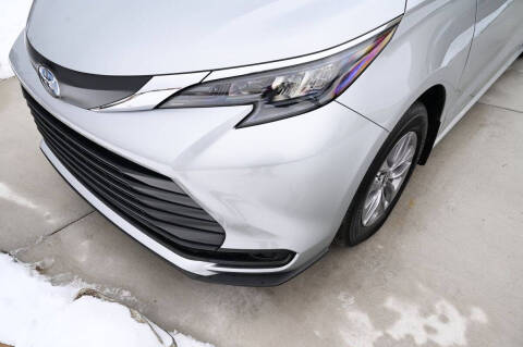 2025 Toyota Sienna XLE 8-Passenger