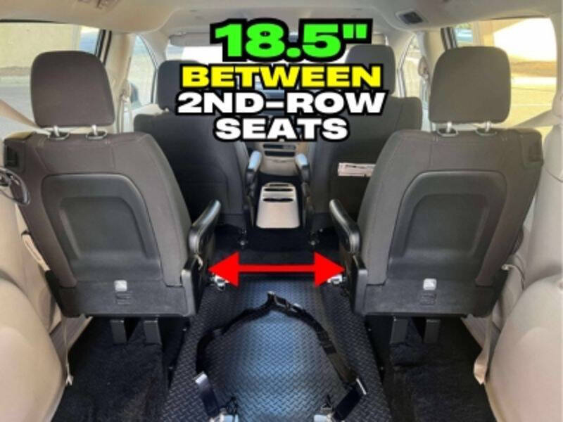 2024 Chrysler Voyager LX