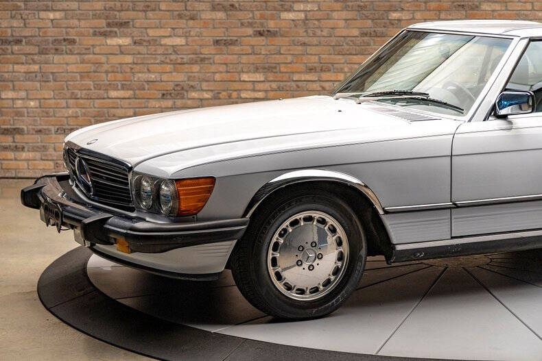 1987 Mercedes-Benz 560-Class 560 SL