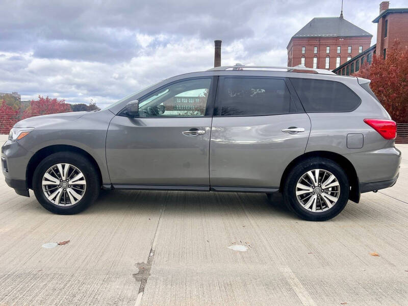 2018 Nissan Pathfinder SV