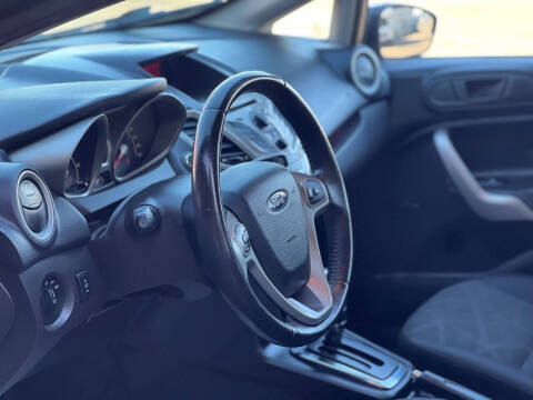 2011 Ford Fiesta SES