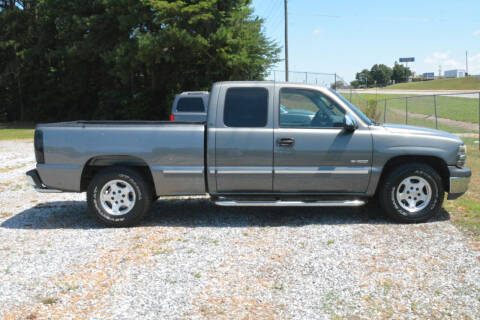 2001 Chevrolet Silverado 1500 for sale at Good Wheels Auto Sales, Inc in Cornelia GA