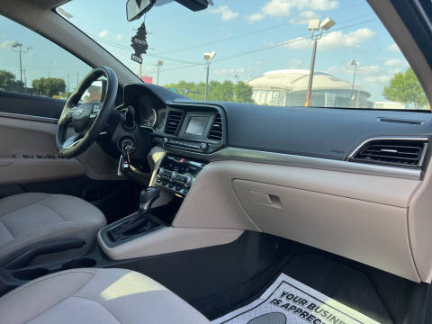 2020 Hyundai Elantra SE