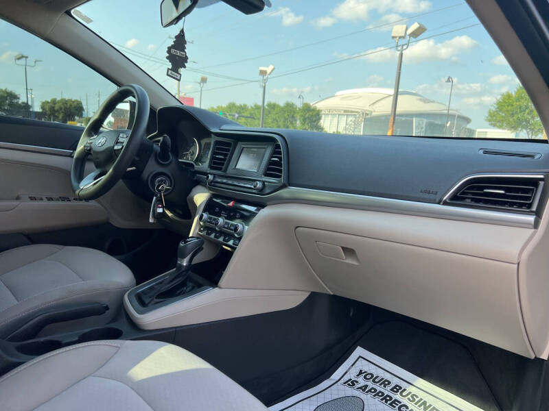 2020 Hyundai Elantra SE