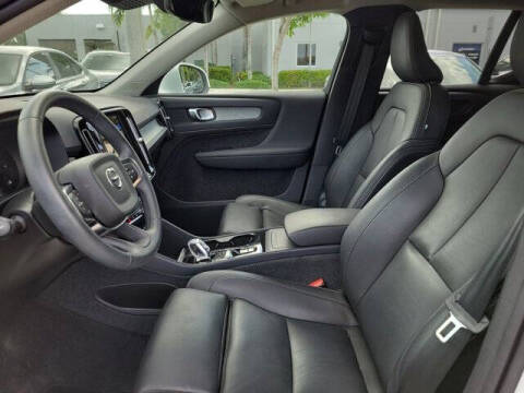 2024 Volvo XC40 B5 Plus Bright Theme