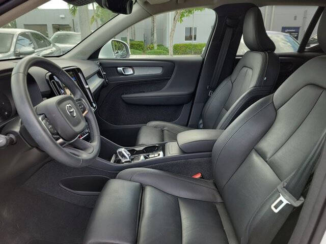 2024 Volvo XC40 B5 Plus Bright Theme