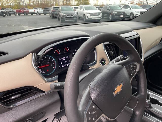 2023 Chevrolet Traverse LS