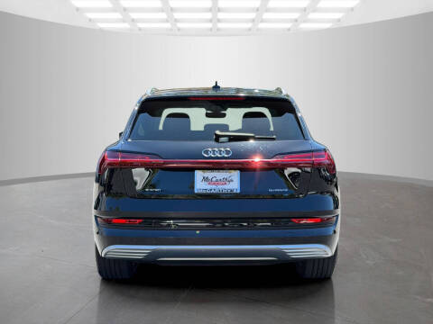 2022 Audi e-tron quattro Premium Plus