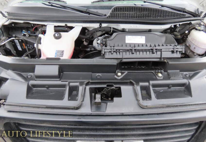 2023 GMC Savana 2500