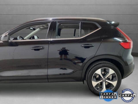 2025 Volvo XC40 B5 Plus Bright Theme