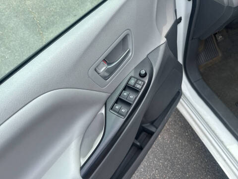 2017 Toyota Sienna LE 8-Passenger