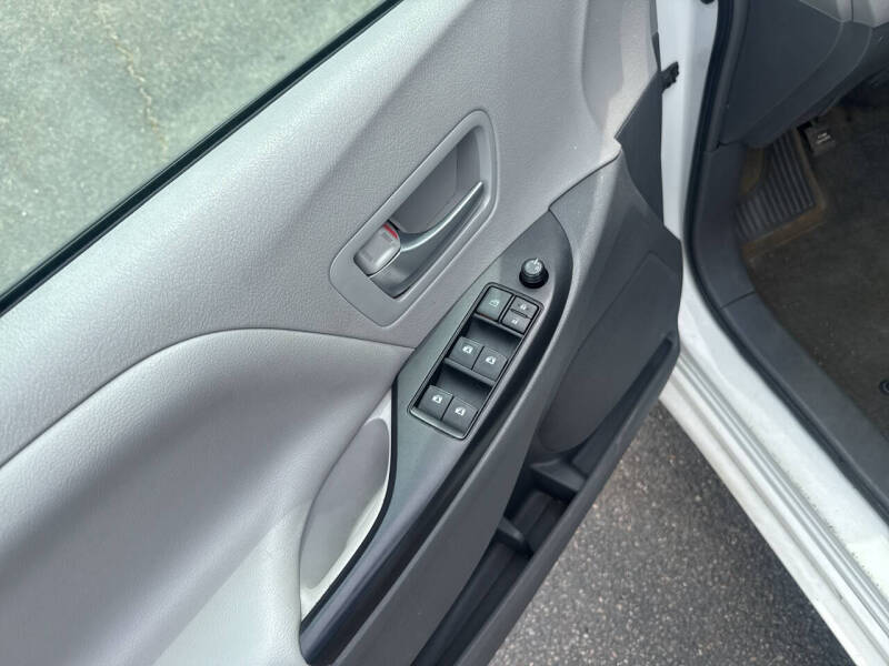 2017 Toyota Sienna LE 8-Passenger